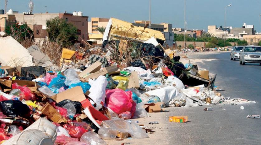 القمامة تغلق شوارع العاصمة
